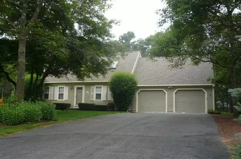28 Sewall Dr, Mashpee, MA 02649 photo 1