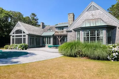 70 Vineyard Rd, Cotuit, MA 02635 photo 3