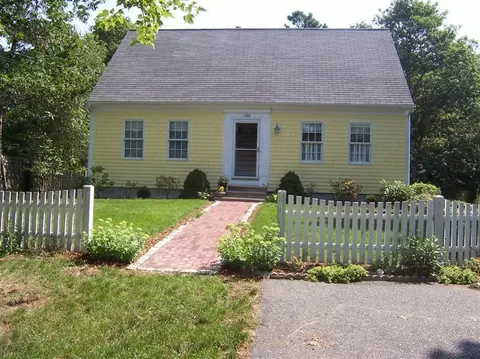 260 Straightway, Hyannis, MA 02601 photo 1