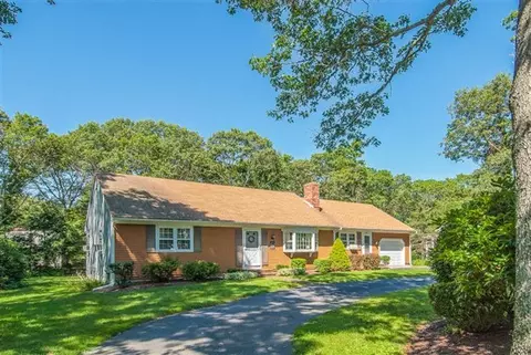 241 Gleneagle Dr, Centerville, MA 02632 photo 2