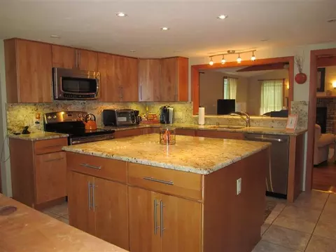 3 Mayflower Ln, East Wareham, MA 02538 photo 11