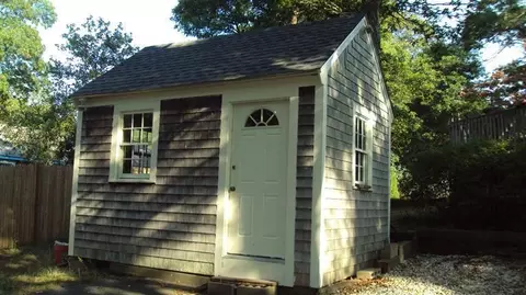 2 Timberlane Dr, Mashpee, MA 02649 photo 4