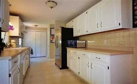 9 James Cir, Mashpee, MA 02649 photo 3