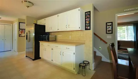 9 James Cir, Mashpee, MA 02649 photo 4