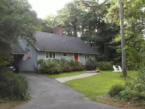 8 Helmsman Pl, Mashpee, MA 02649 photo 2