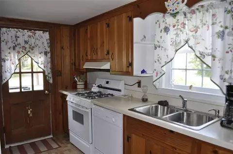 389 Williston, Sagamore Beach, MA 02562 photo 10