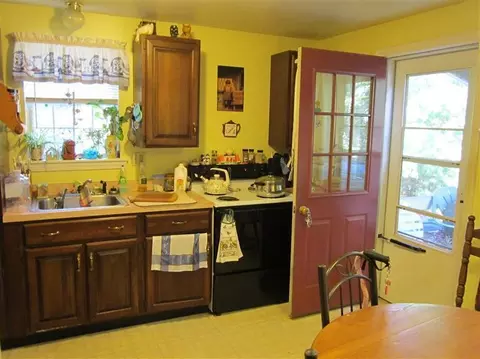 14 Guy Ln, Hyannis, MA 02601 photo 5