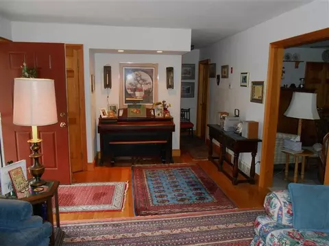 25 Grove St, Cotuit, MA 02635 photo 3