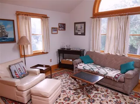 25 Grove St, Cotuit, MA 02635 photo 8