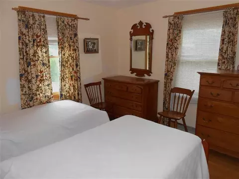 25 Grove St, Cotuit, MA 02635 photo 10