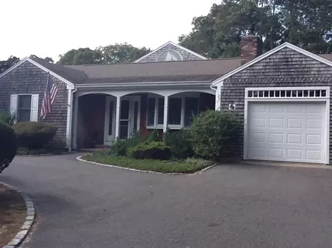 25 Grove St, Cotuit, MA 02635 photo 1