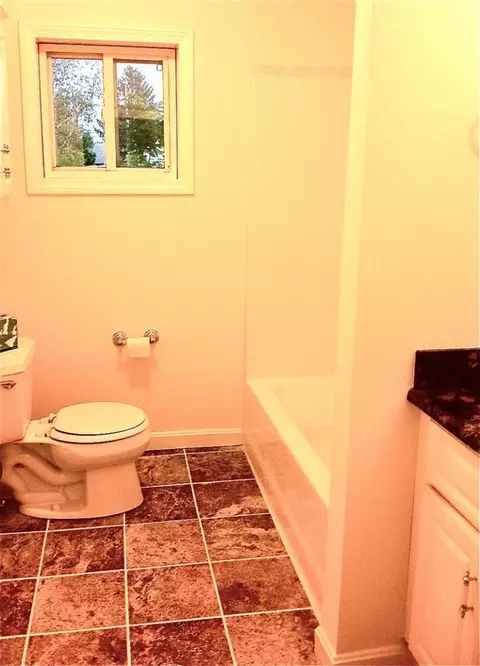 52 Spring St, Hyannis, MA 02601 photo 9