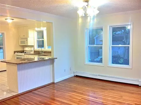 52 Spring St, Hyannis, MA 02601 photo 3