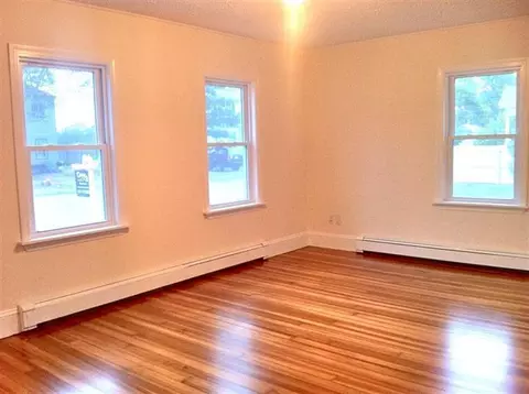 52 Spring St, Hyannis, MA 02601 photo 7