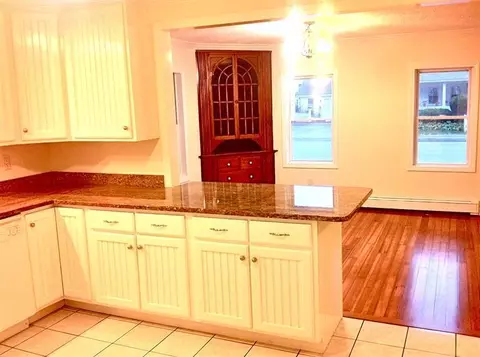 52 Spring St, Hyannis, MA 02601 photo 6