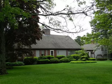 70 Oak Hill Rd, Hyannis, MA 02601 photo 1