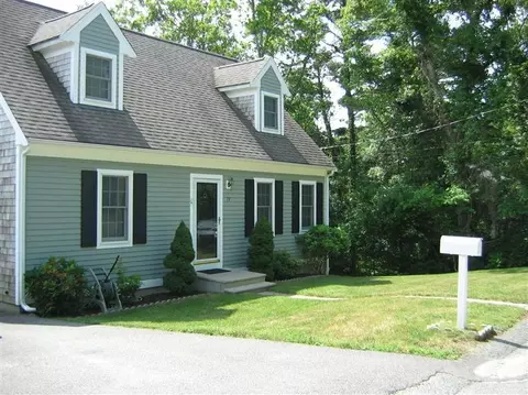 79 Lake Ave, East Wareham, MA 02538 photo 1