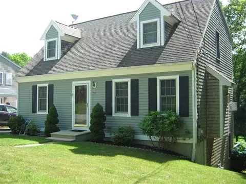 79 Lake Ave, East Wareham, MA 02538 photo 2