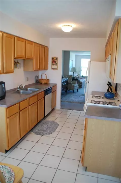 27 Bay Pointe Extension Dr #27, Buzzards Bay, MA 02532 photo 5