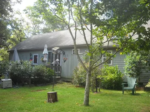 7 Carleton Dr, Mashpee, MA 02649 photo 3