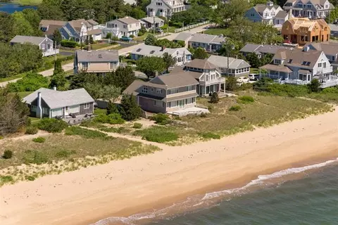 7 Beach Rd, Mashpee, MA 02649 photo 5