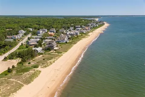 7 Beach Rd, Mashpee, MA 02649 photo 6