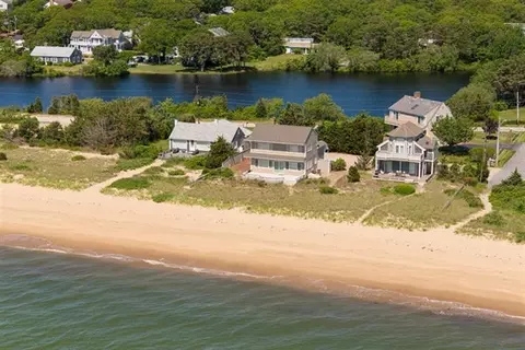 7 Beach Rd, Mashpee, MA 02649 photo 1