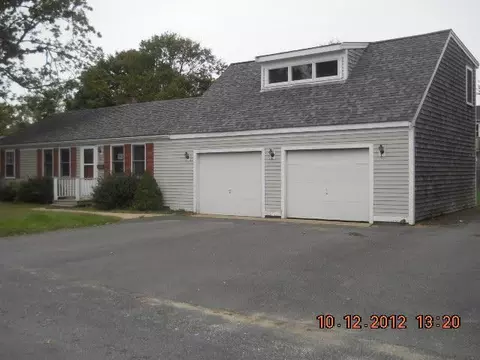 10 Locust St, Hyannis, MA 02601 photo 1