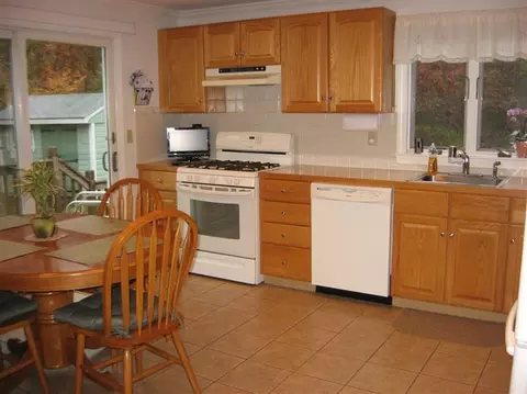 40 Viola Ln, Marstons Mills, MA 02648 photo 8