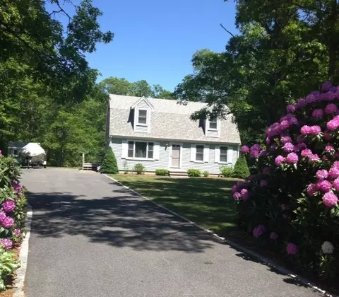 40 Viola Ln, Marstons Mills, MA 02648 photo 1