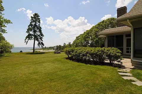 48 Bourne Point Rd, Wareham, MA 02571 photo 1