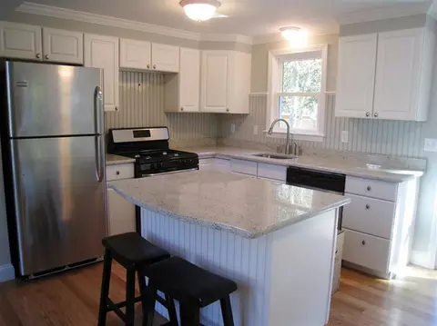 28 Wellesley Cir, Hyannis, MA 02601 photo 4