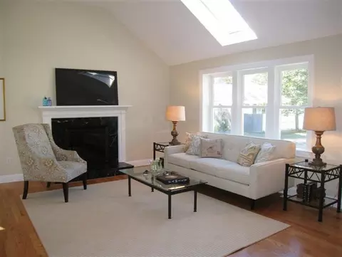 28 Wellesley Cir, Hyannis, MA 02601 photo 8