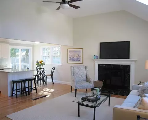 28 Wellesley Cir, Hyannis, MA 02601 photo 2
