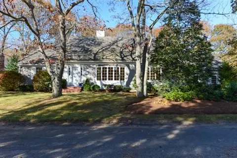 68 Sturbridge Dr, Osterville, MA 02655 photo 1