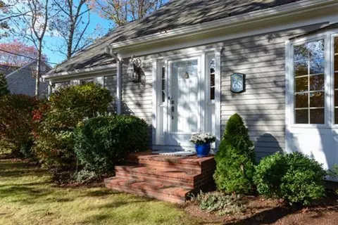 68 Sturbridge Dr, Osterville, MA 02655 photo 2