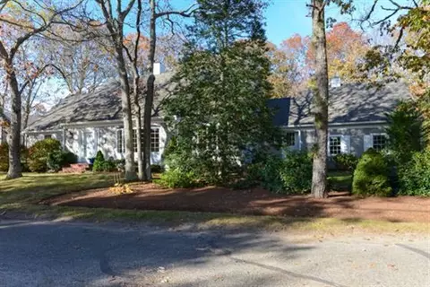 68 Sturbridge Dr, Osterville, MA 02655 photo 3