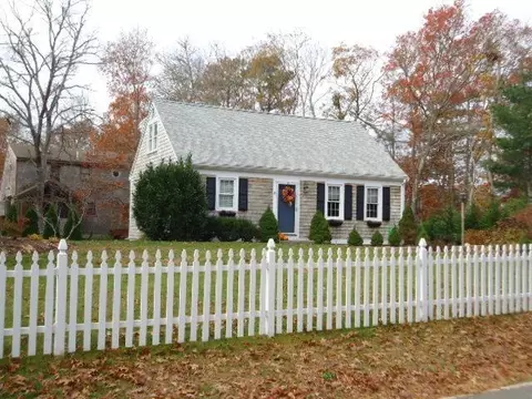 192 Algonquin Ave, Mashpee, MA 02649 photo 2