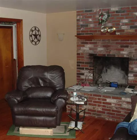 47 Gitche Gumee Rd, Buzzards Bay, MA 02532 photo 4
