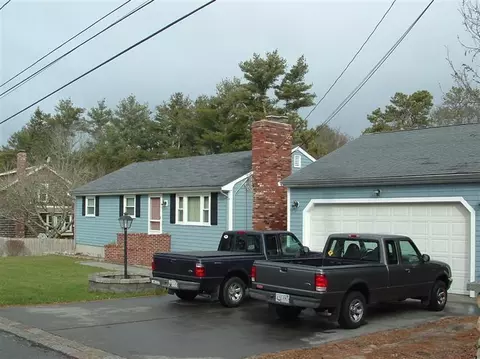 47 Gitche Gumee Rd, Buzzards Bay, MA 02532 photo 1