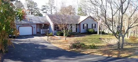 20 Briggs Ave, Bourne, MA 02532 photo 1