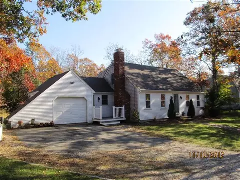559 Cotuit Rd, Mashpee, MA 02649 photo 1