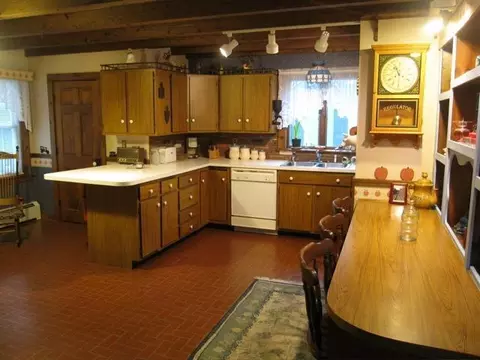 58 Audreys Ln, Marstons Mills, MA 02648 photo 3