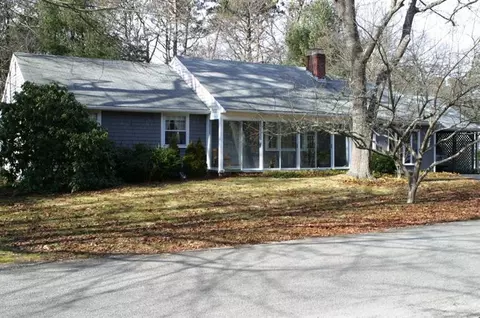 19 Padlock Ln, Centerville, MA 02632 photo 2