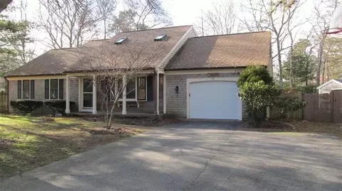 39 Lawrence Ln, Centerville, MA 02632 photo 1