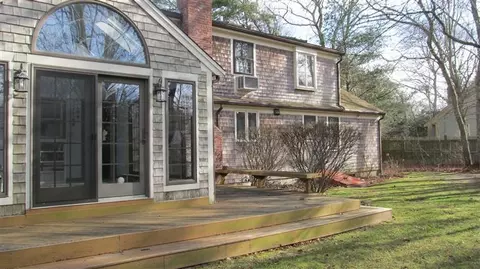 39 Lawrence Ln, Centerville, MA 02632 photo 2