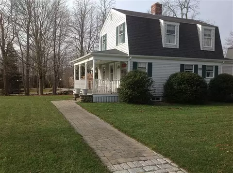 27 Sandwich Rd, Bourne, MA 02532 photo 3