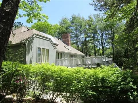 29 Prestwick Ln, Mashpee, MA 02649 photo 3