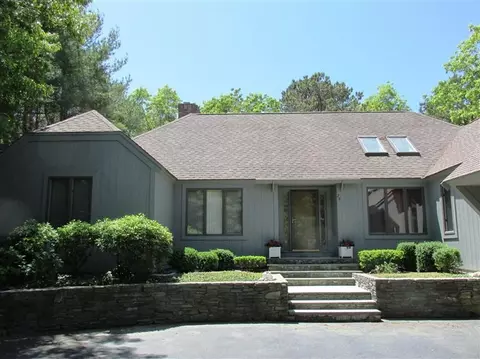 29 Prestwick Ln, Mashpee, MA 02649 photo 2