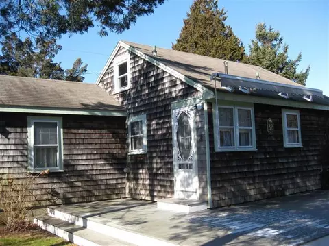 38 Hope Ave, Pocasset, MA 02559 photo 4